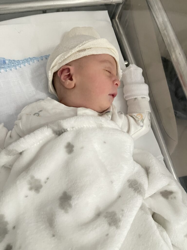 RECIEN NACIDO DURMIENDO